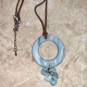 Shell pendant suede necklace